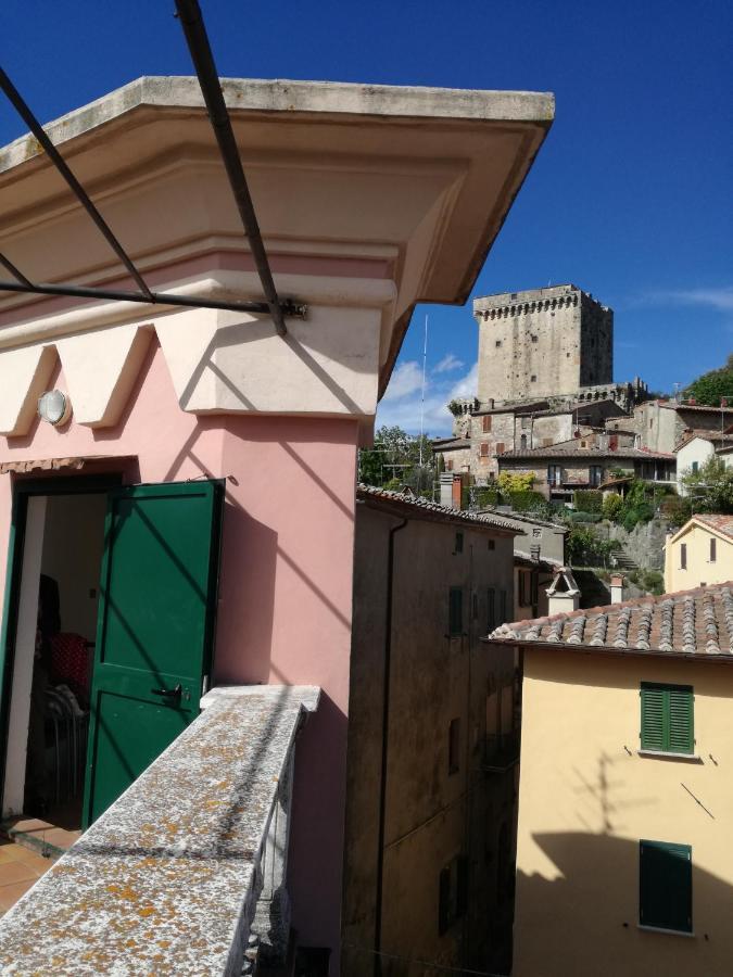 Appartamento Mansarda con solarium panoramico su centro storico di Sarteano vicino alle famose terme della Val d'Orcia Esterno foto