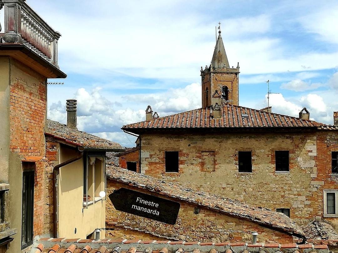 Appartamento Mansarda con solarium panoramico su centro storico di Sarteano vicino alle famose terme della Val d'Orcia Esterno foto